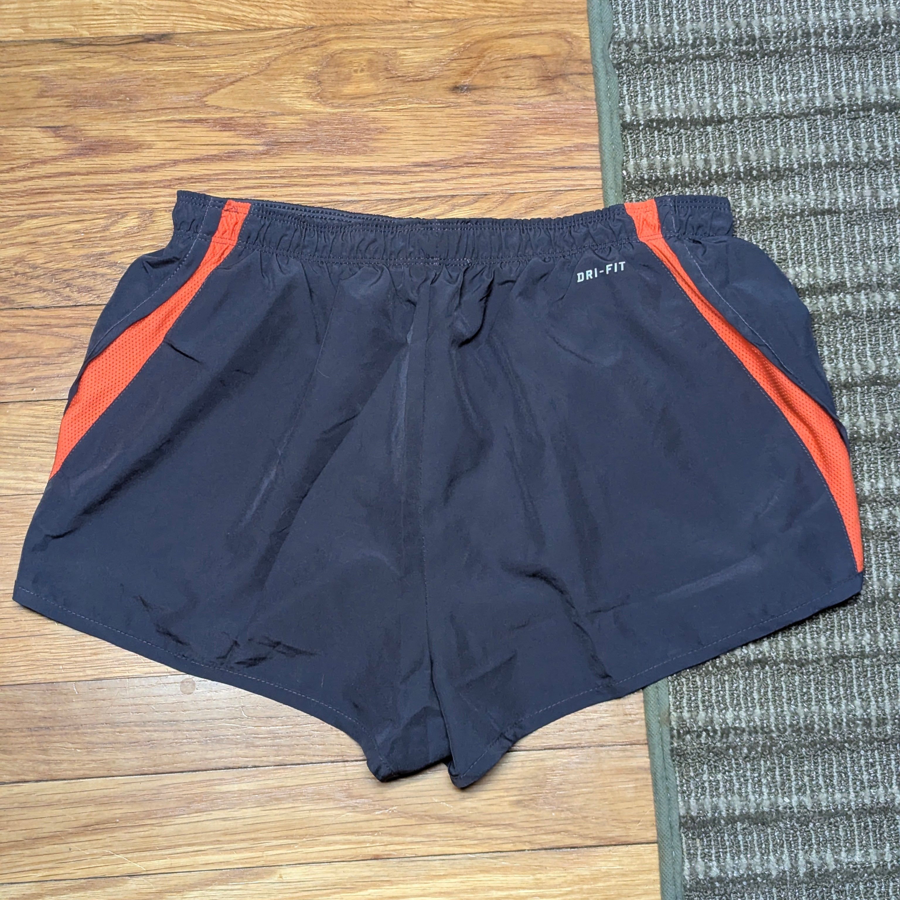 Nike Women’s Black & Peach Dri-FIT Running / Workout Shorts – Like New – M